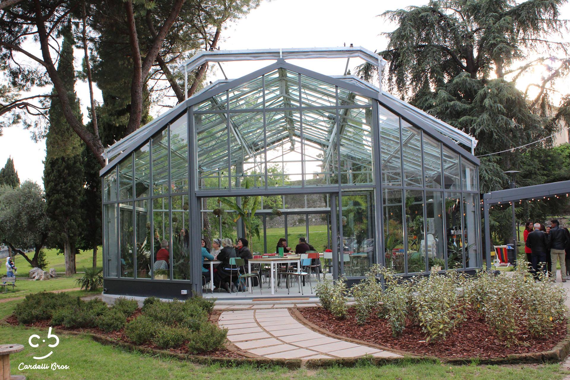 In Pistoia, a new greenhouse bar restaurant in the Monteoliveto park